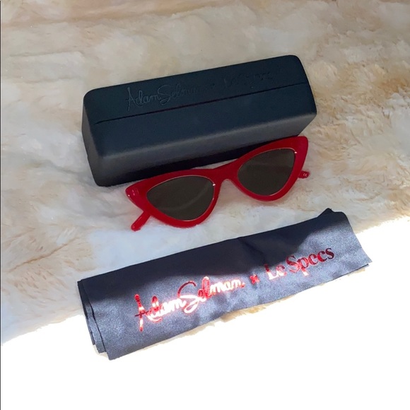 Le Specs THE LAST LOLITA OPAQUE RED SILVER MIRROR - Picture 3 of 8